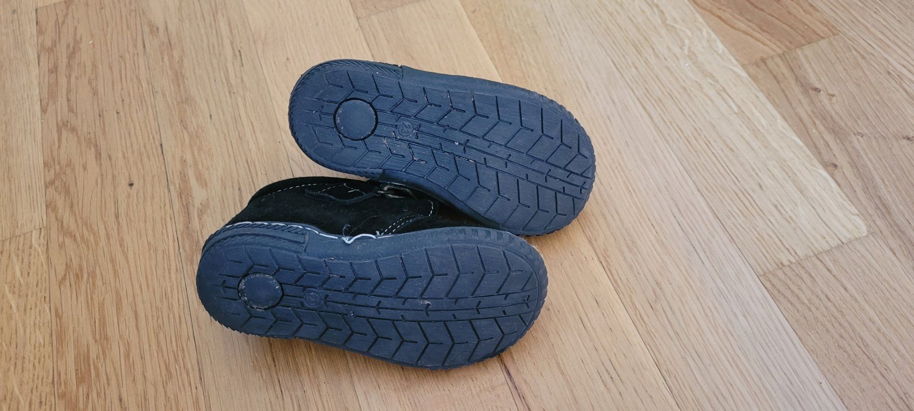 Schuhe für Mädchen: Chaussures fille taille 23 – Gebraucht aus Gland von Mezo81010 2