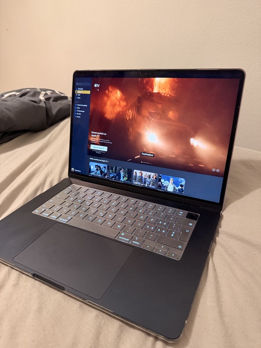 Apple Notebook: MacBook Air 15" M3 Chip, 8GB RAM – Nuovo (secondo la descrizione) da Weiach venduto da tiagomoura123 1