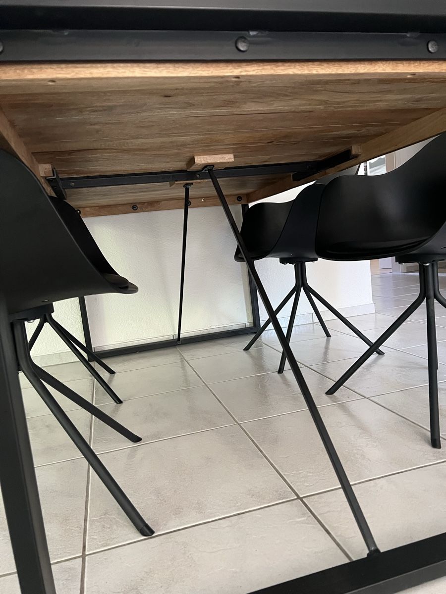 Tische: Tisch Holz mit Metallgestell schwarz – Gebraucht aus Fraubrunnen von bae_2xkt 2