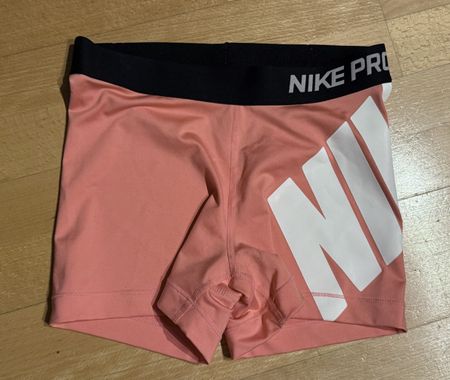 Nike Pro Shorts Damen Dri-Fit lachsfarben Gr M