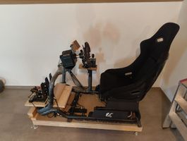 Komplettes Simracing-Rig mit Fanatec DD und 2 Lenkrädern