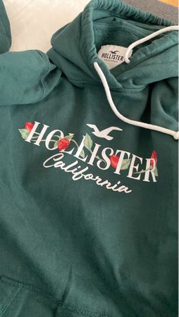 2 Hollister Kapuzenpullover gruen neuwertig