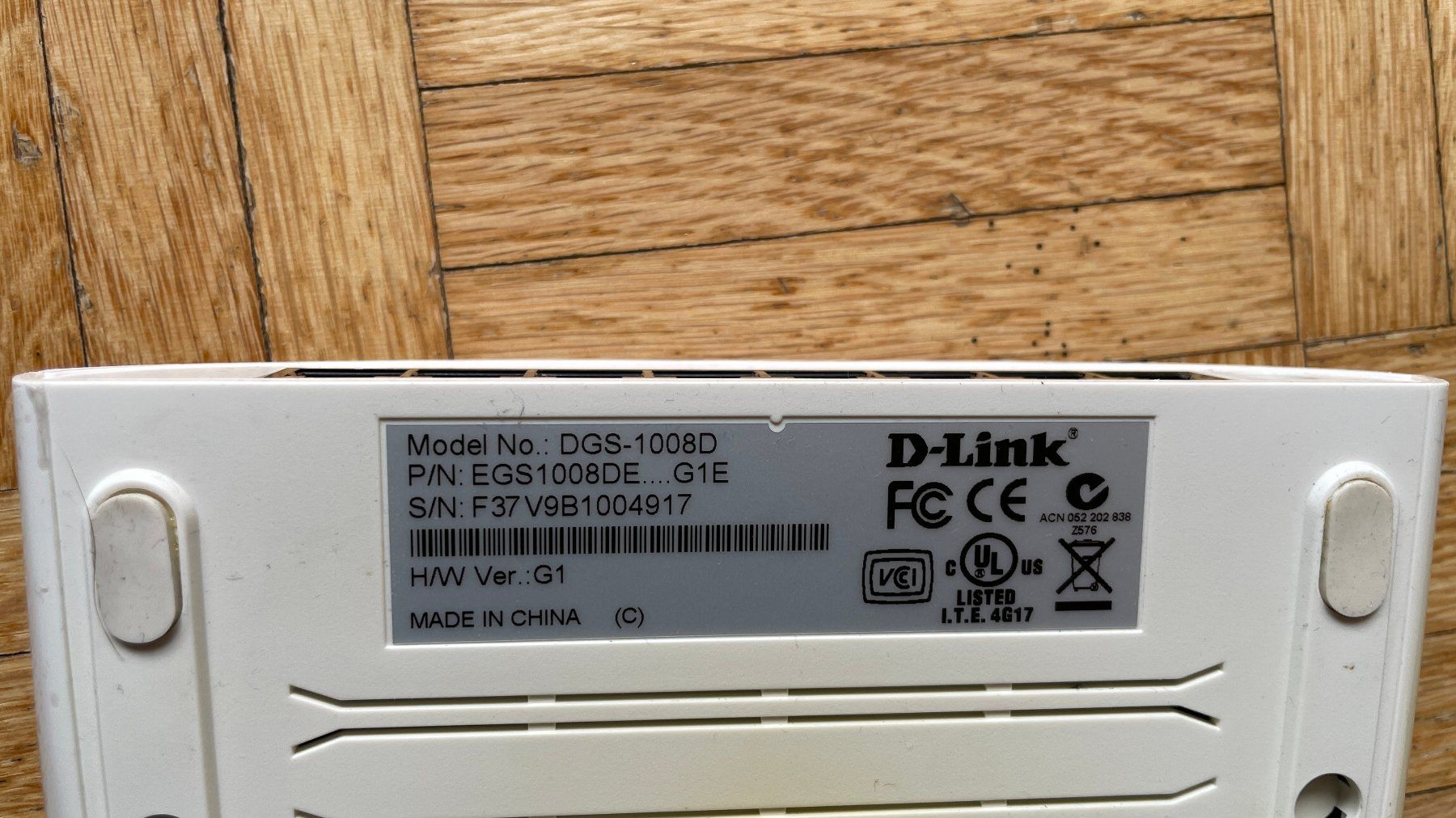 Dlink Hub & Switch: D-Link DGS-1008D 8-Port Gigabit Switch – Usato da Glattfelden venduto da cybermaxx 2