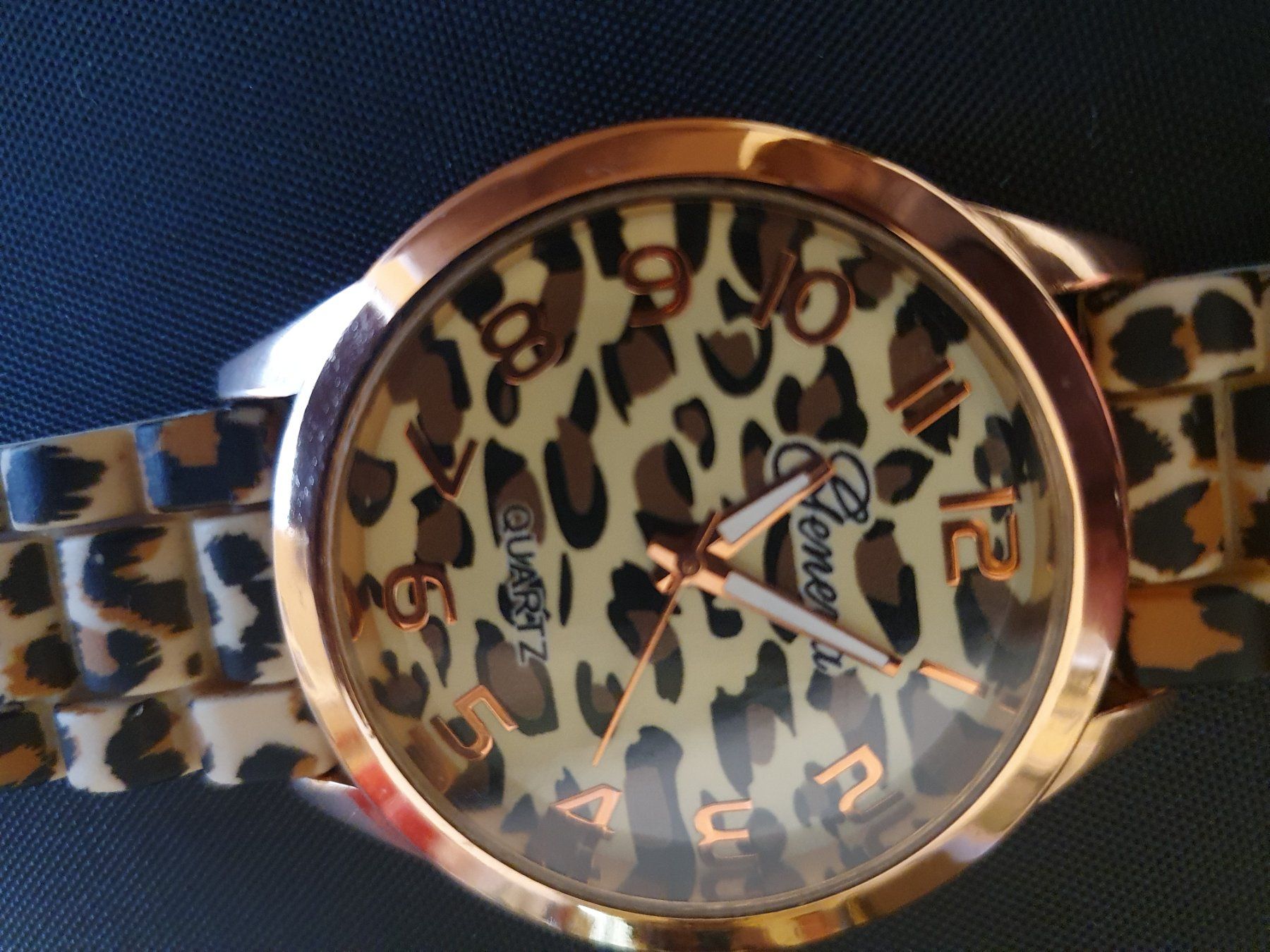 Orologi: Montre Léopard Dorée Tendance Été, état impeccable ! – Nuovo (secondo la descrizione) da Lausanne venduto da Af2016 3