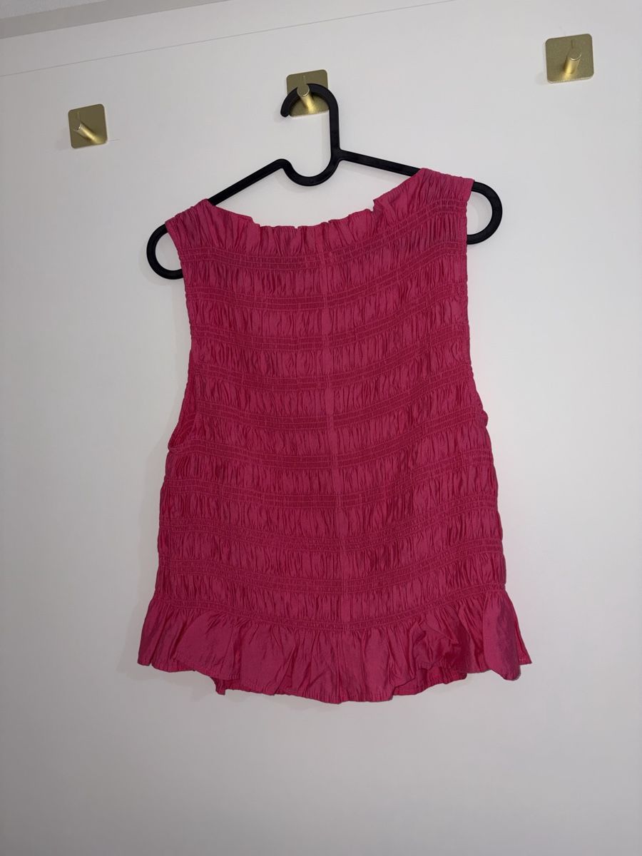 H&M Top: Haut rose sans manches  – Nuovo (secondo la descrizione) da Monthey venduto da Sevdije.Kololli 1