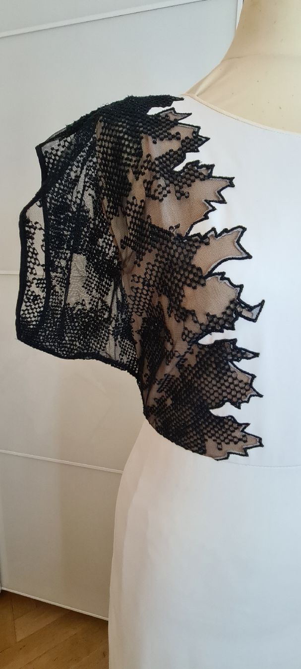 Vestiti: robe de cocktail élégante BCBG Max Azria – Usato da Genève venduto da Saleena 1