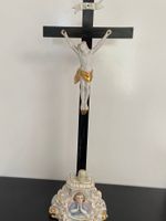 Kreuz 57 cm Jesus Kruzifix Porzellan Holz mit Engel Sockel