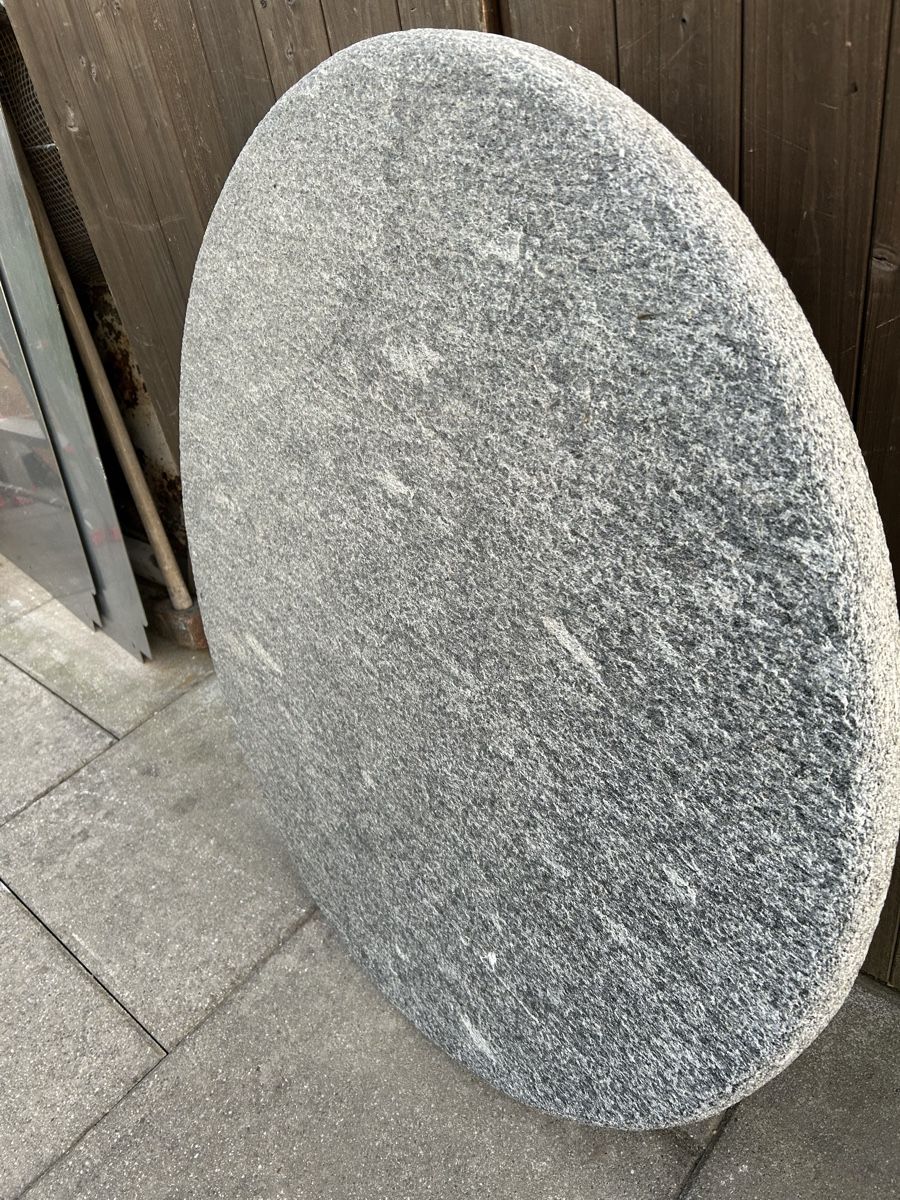 Servierplatten: Runder Steintischplatte Granit 90cm Durchmesser – Gebraucht aus Lanzenhäusern von vic63 1