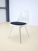 Vitra Eames Sidechair weiss