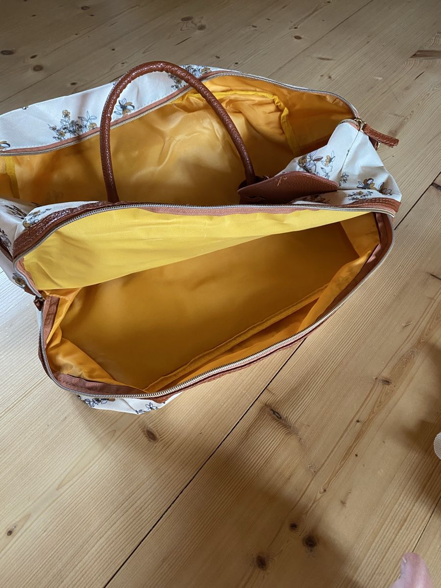 Taschen für Damen: Geräumige Tasche – Gebraucht aus Bern von ha6_zm75 2
