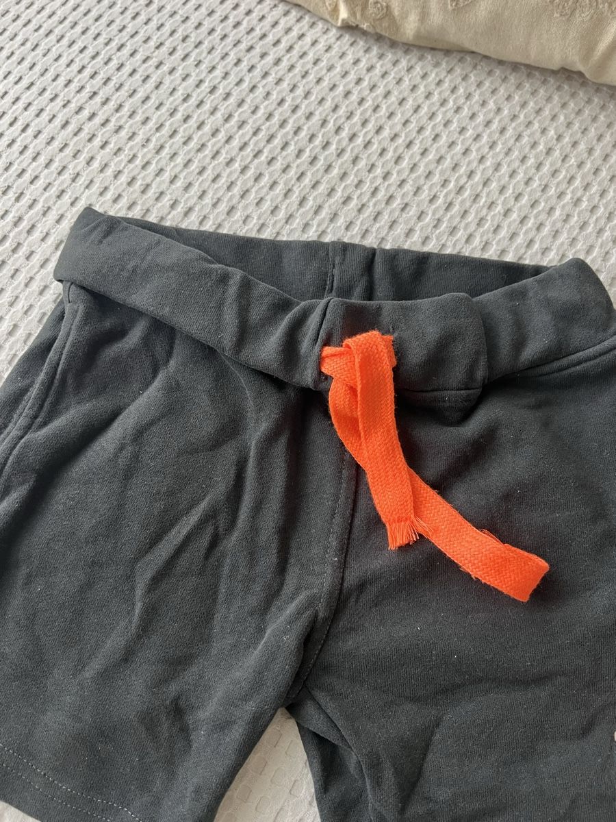 Pantaloni: SWEATPANTS SHORTS 98/104 – Usato da Basel venduto da theo-g77 2