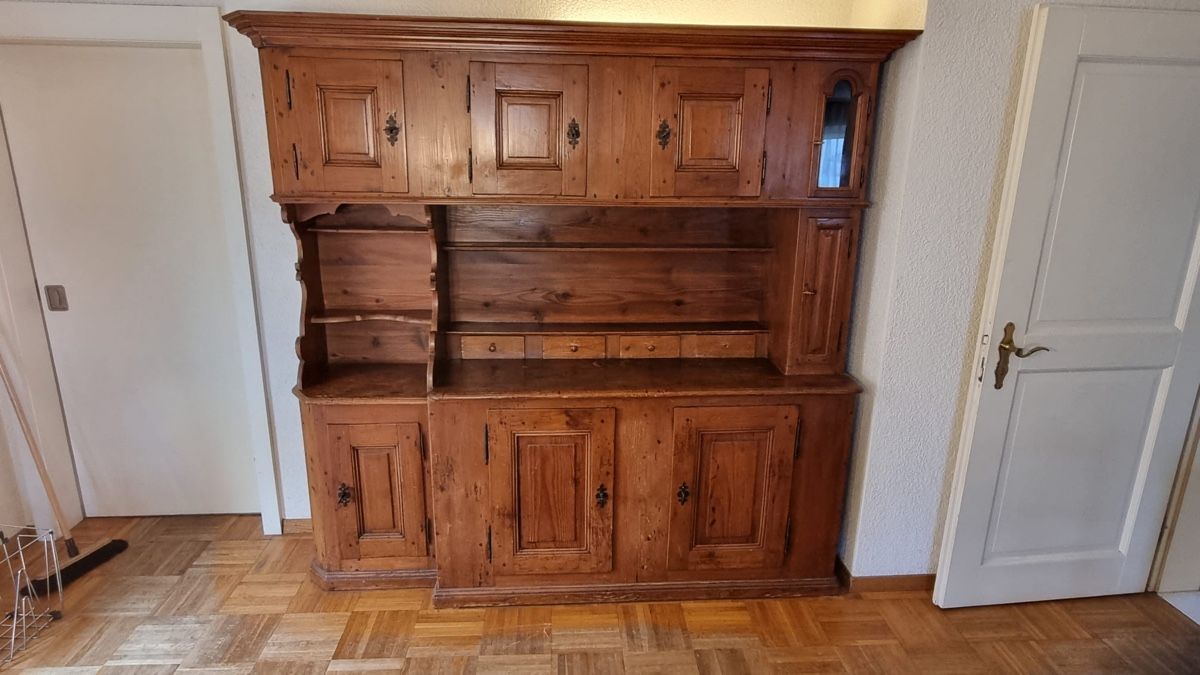 Credenze: Grosser Bauernschrank – Usato da Wohlen AG venduto da Baboom