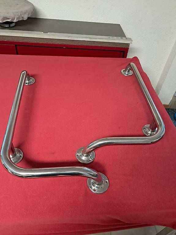 Docce: Haltegriff / Winkelgriff / Maniglia laterale doccia  32 x – Usato da Cama venduto da DLCE90 1