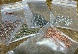 Sortiment an DIY Modeschmuck Nägeln und Ringen!