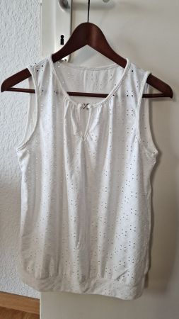 Süsses Sommertop Gr. M Lochmuster weiss ❤️ NEU ❤️