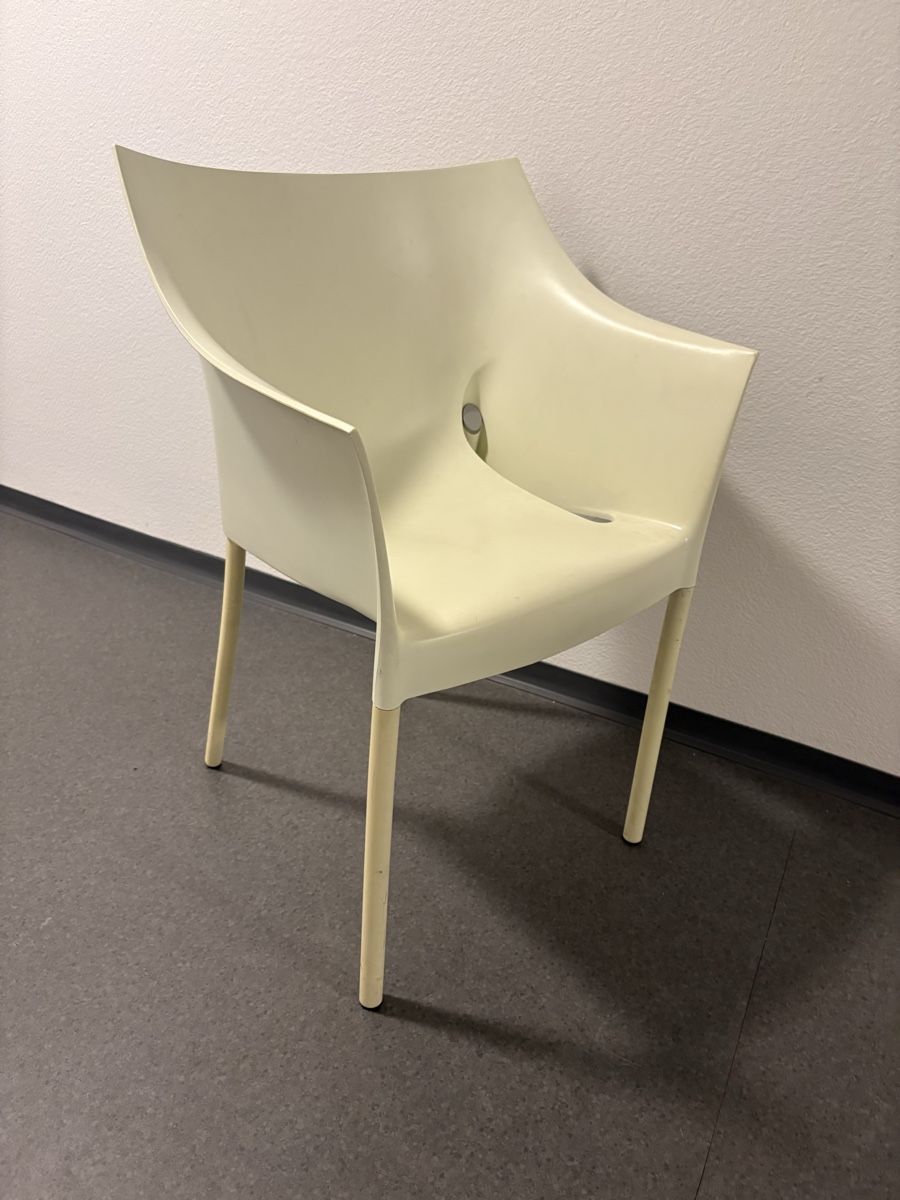 Poltrone: Dr No Kartell Starck – Usato da Lausanne venduto da nezam12 1
