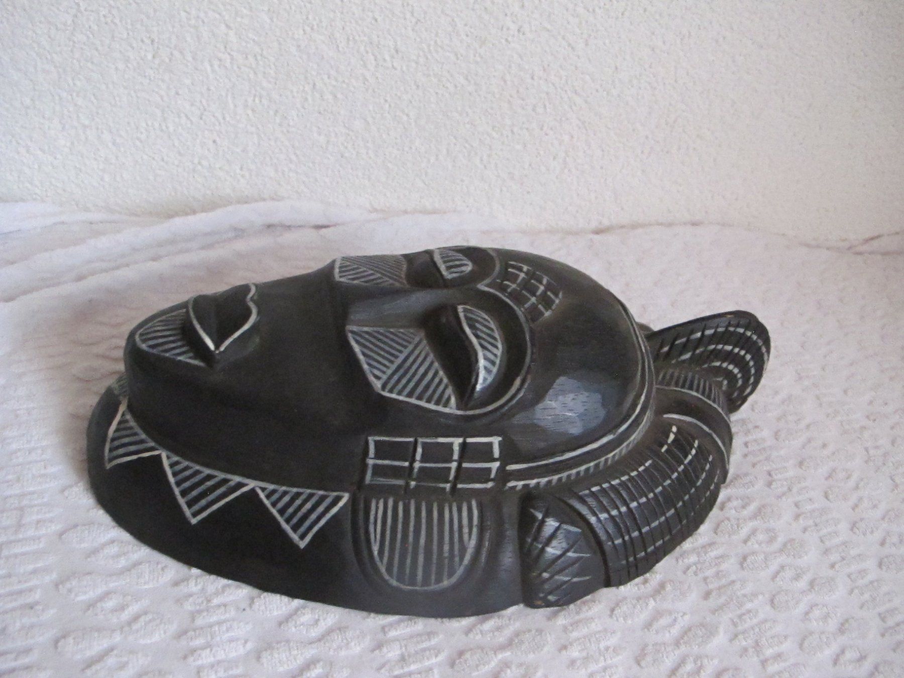 Internationale Kunst: Schöne seltene afrikanische Maske aus Holz vintage – Gebraucht aus Löhningen von Chimae67 2