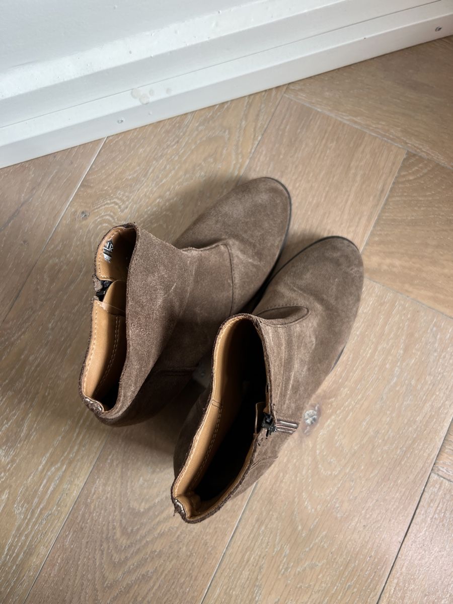 Esprit Chaussures femmes: Esprit Suede Ankle Boots, size 39 – D'occasion à Zürich par Mirouch 1