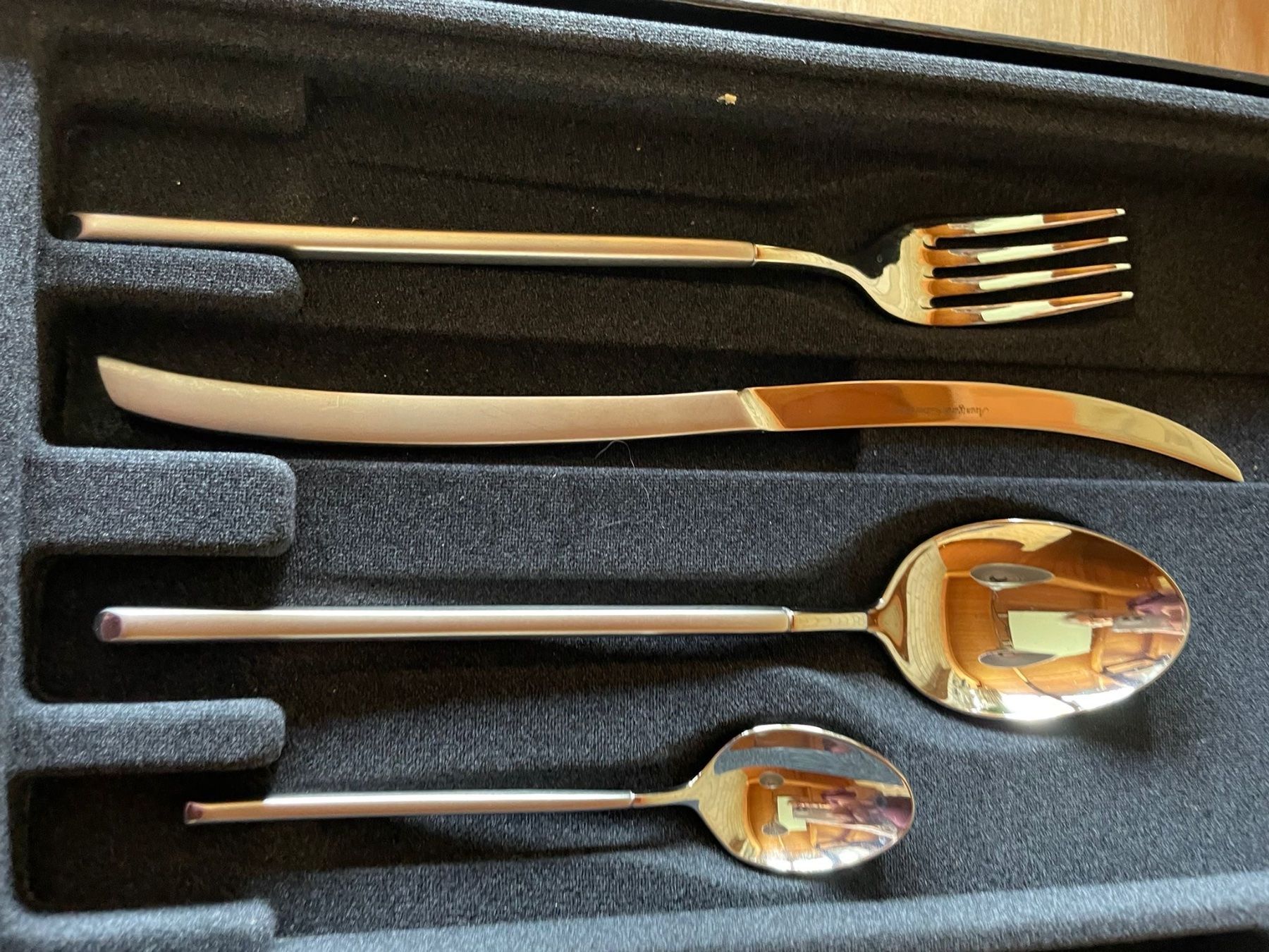 Berndorf Set di posate: Berndorf Besteck 24 Teilig – Usato da Biel/Bienne venduto da Idefix67