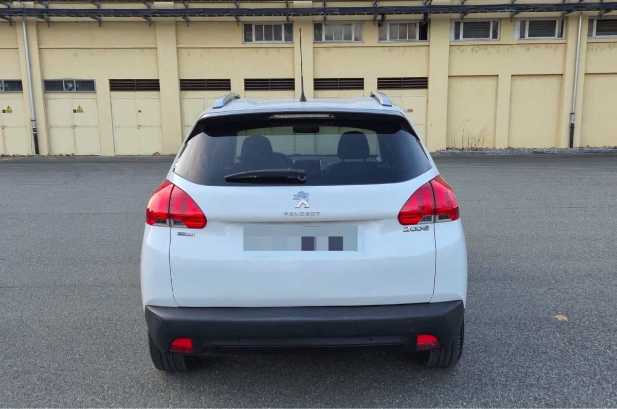 Peugeot Automobili: PEUGEOT 2008 1.2 BENZIN – Usato da Bülach venduto da _milziv 4