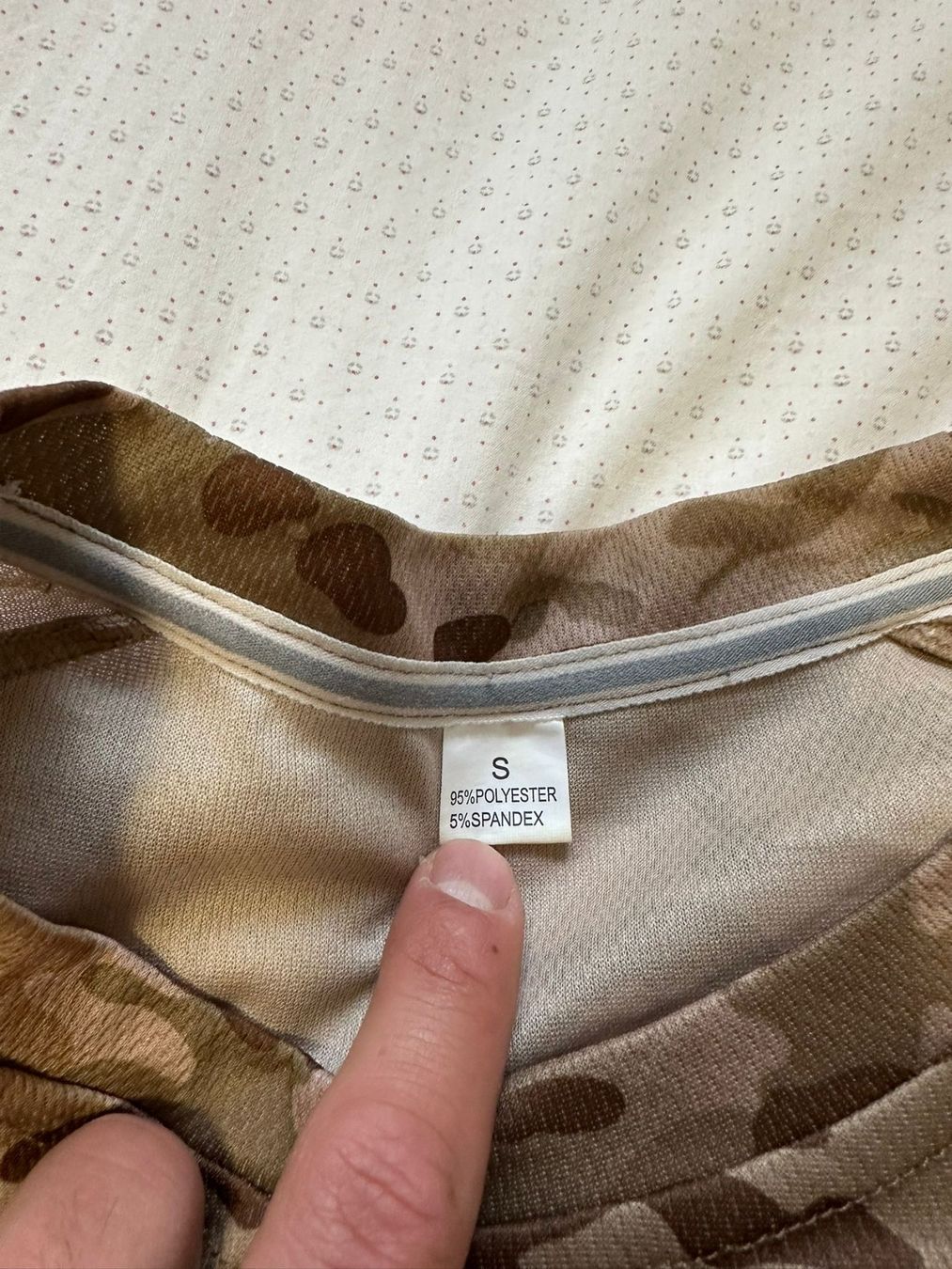 Uniformi: Longsleeve Multicam Arid taille S Spandex – Usato da Prilly venduto da LausanneArchive 3