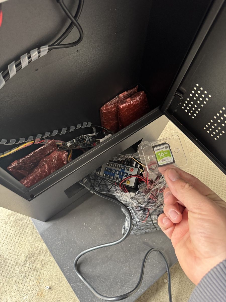 Veicoli elettrici: Digitale Kundenstopper Neu 4 Stk – Nuovo e nell'imballaggio originale da Härkingen venduto da 1S. 7