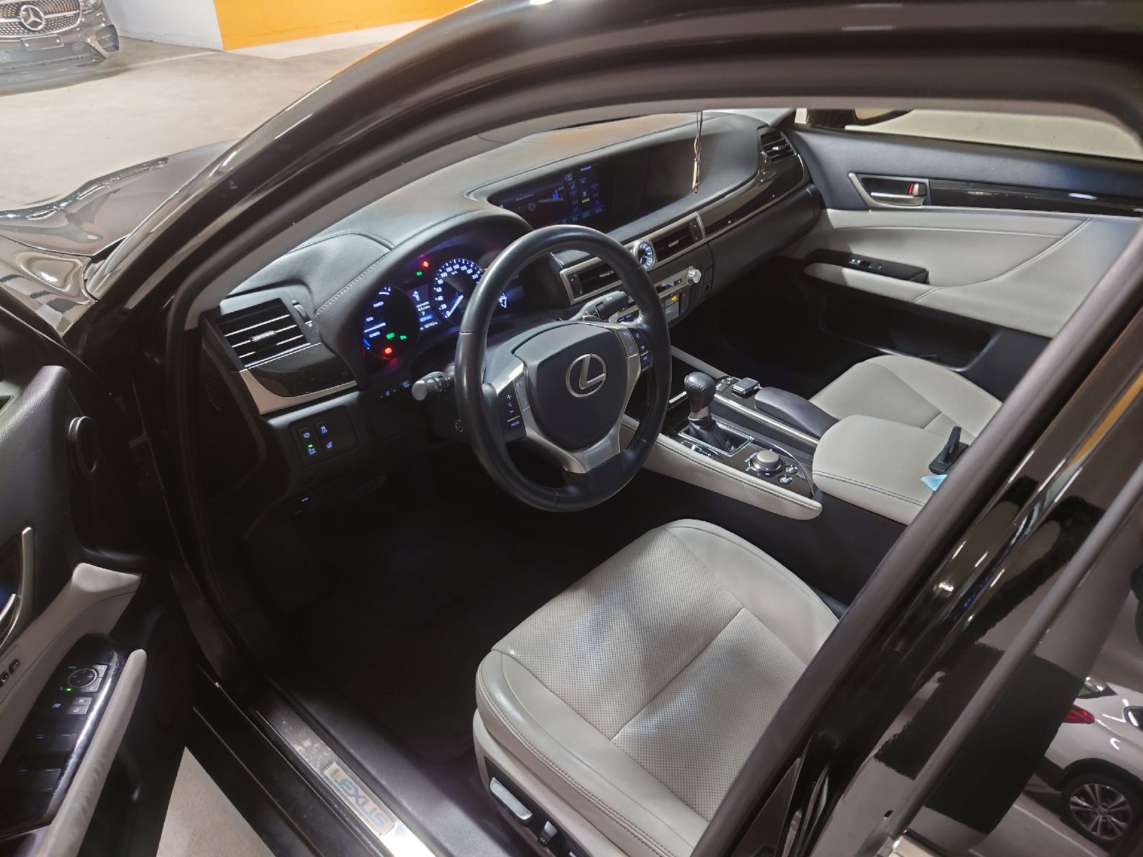 Lexus Automobili: Lexus GS300h – Usato da Seuzach venduto da Temanite 2
