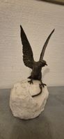 Bronze Adler mit Cobra auf Alabasterstein Art Deco