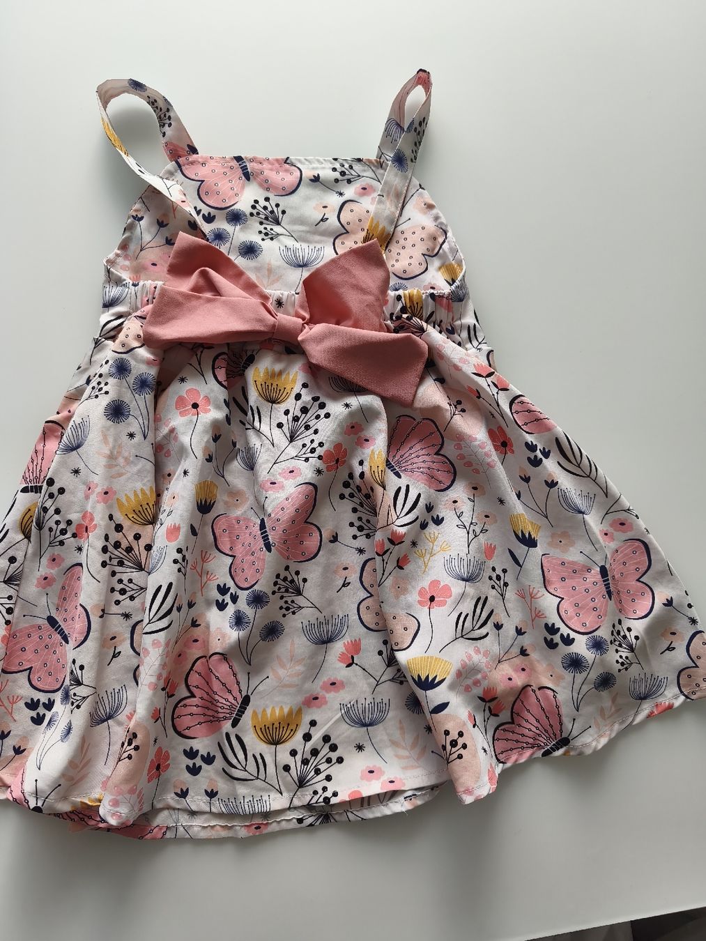 Vestiti & Gonne: Gr ca 98 Kleid hinten mit Masche – Usato da Schwarzenbach LU venduto da killer08 1