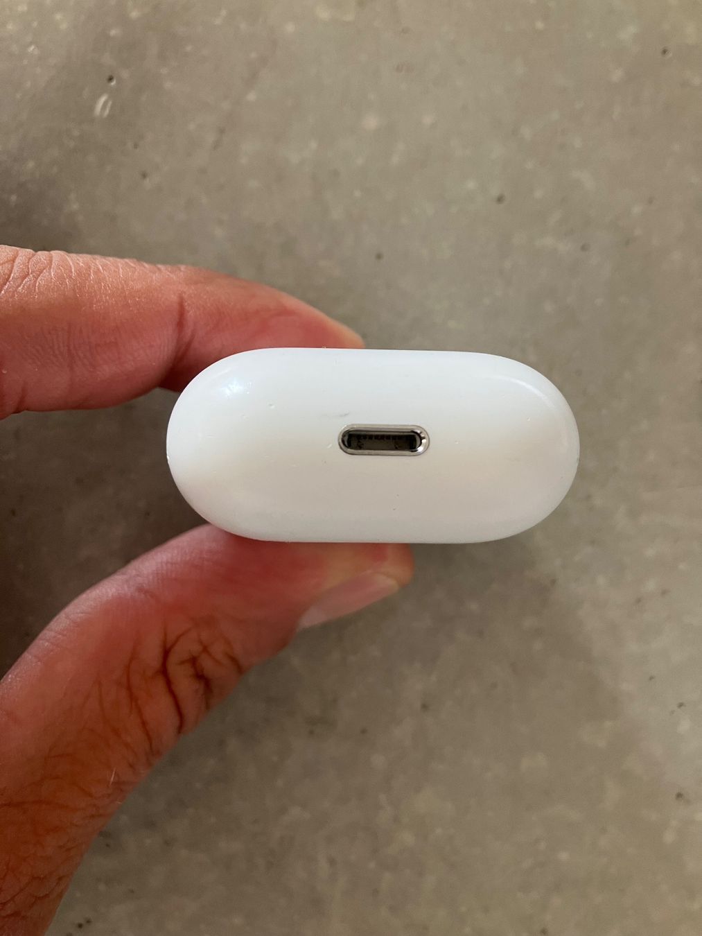 Apple Cuffie: APPLE AIRPODS Case – Usato da Lausanne venduto da mr.v 7