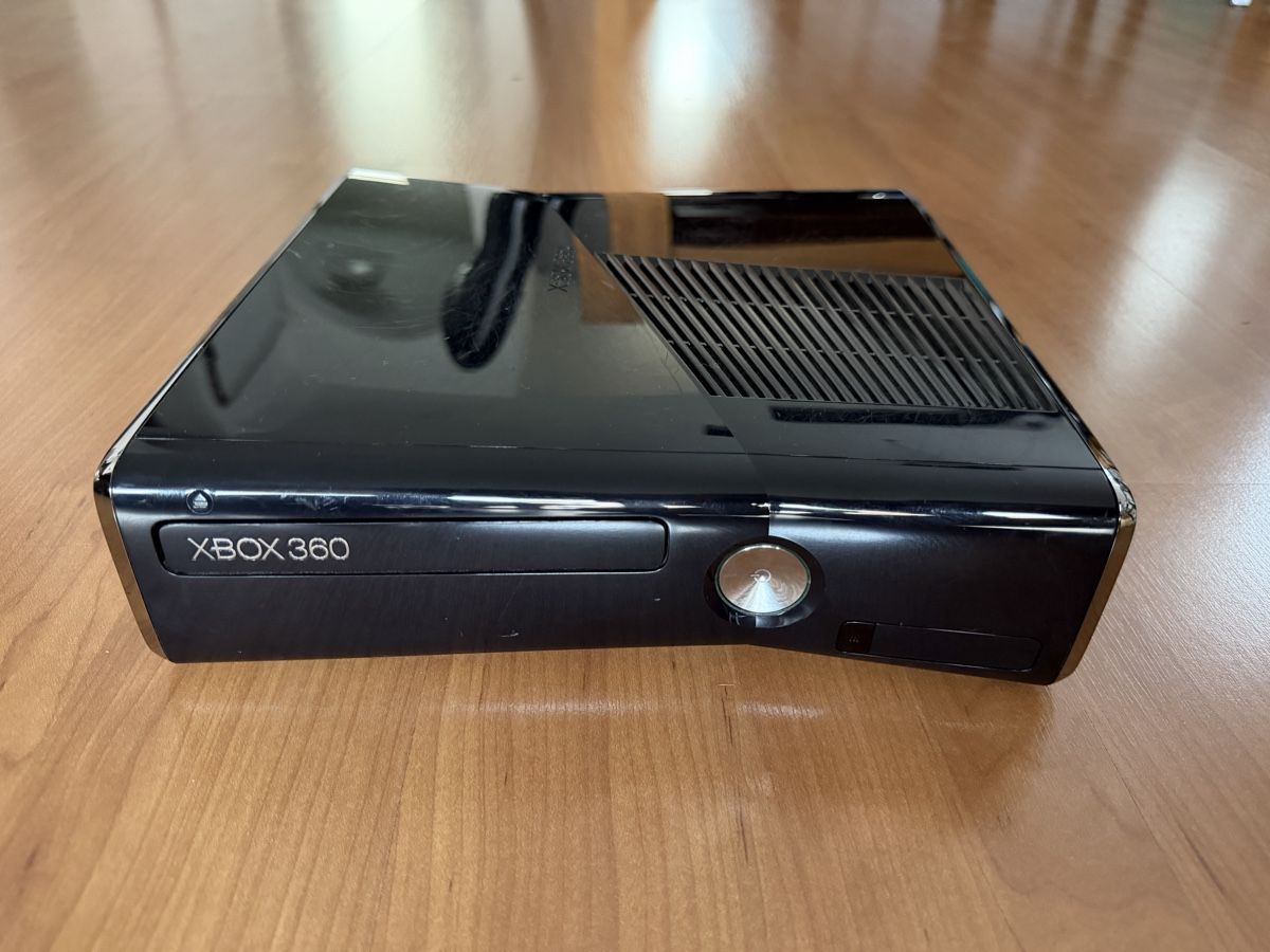 Microsoft Konsolen: Xbox 360 mit Kinect – Gebraucht aus Hendschiken von Jamie2006 1
