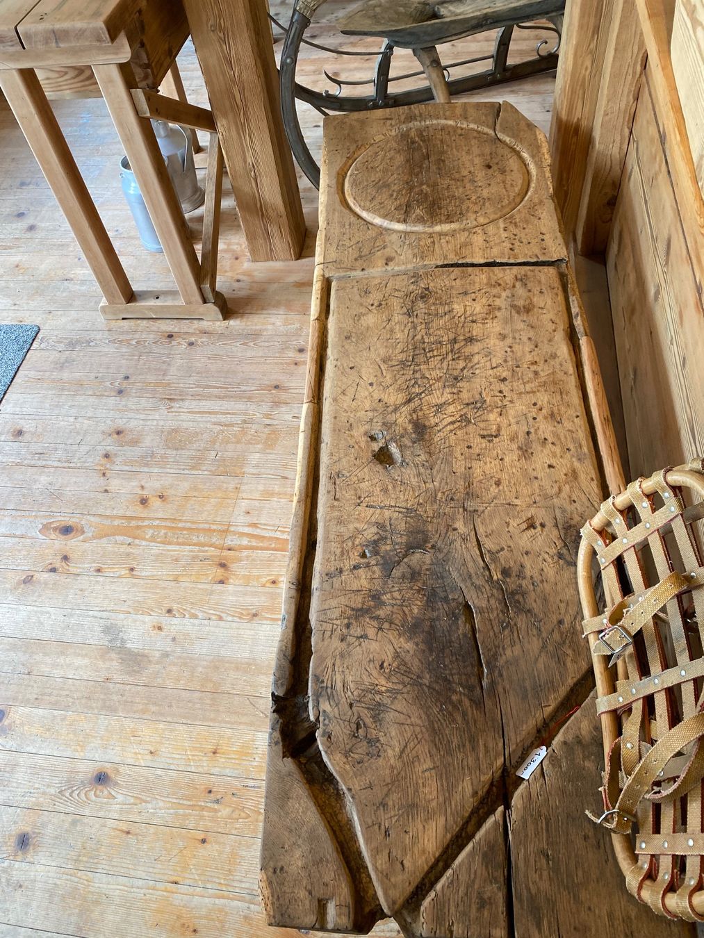 Tavoli: Käse- oder Schlachttisch – Usato da Lenk im Simmental venduto da gwustu 3