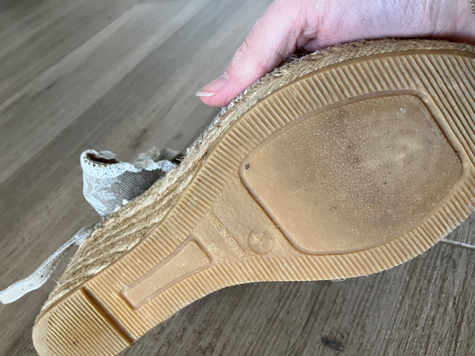 Scarpe da donna: Sandalen mit Keilabsatz Gr 41 – Usato da Büetigen venduto da Baxi87 2