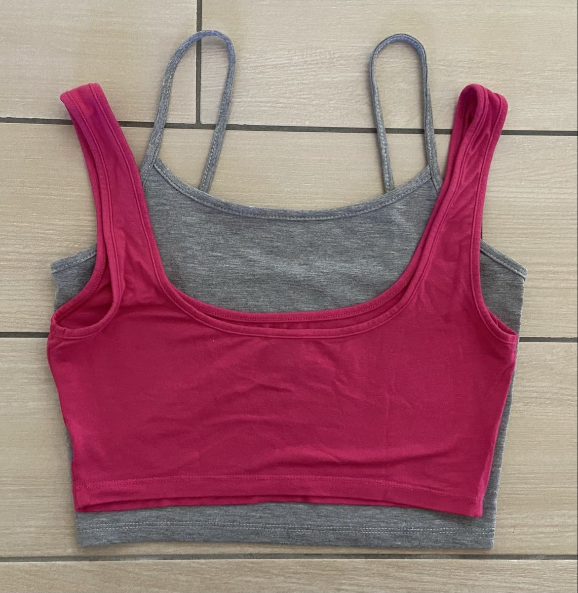 Shein Camicette, T-shirt & Top: Lot de Crop top SHEIN XS – Usato da Moutier venduto da chicboutique