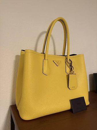 Prada Saffiano Shopper 