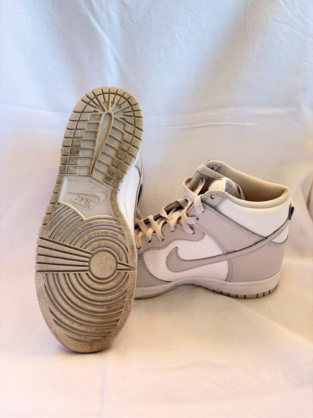 Nike Scarpe da uomo: Nike Dunk High weiss/grau, Gr. 38.5 – Usato da Neuendorf venduto da jas_j5nc 5