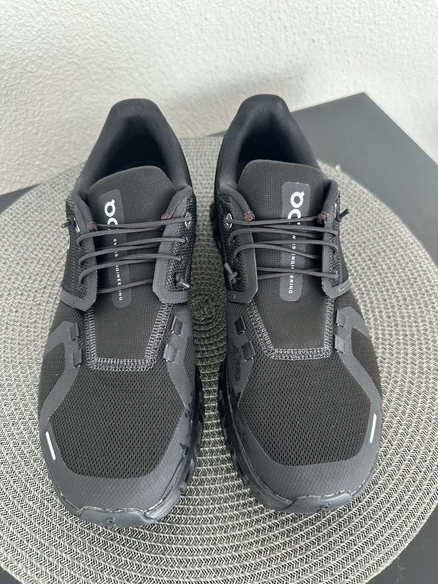 On Damenschuhe: ON Schuhe – Neu und originalverpackt aus Winterthur von su_4assd