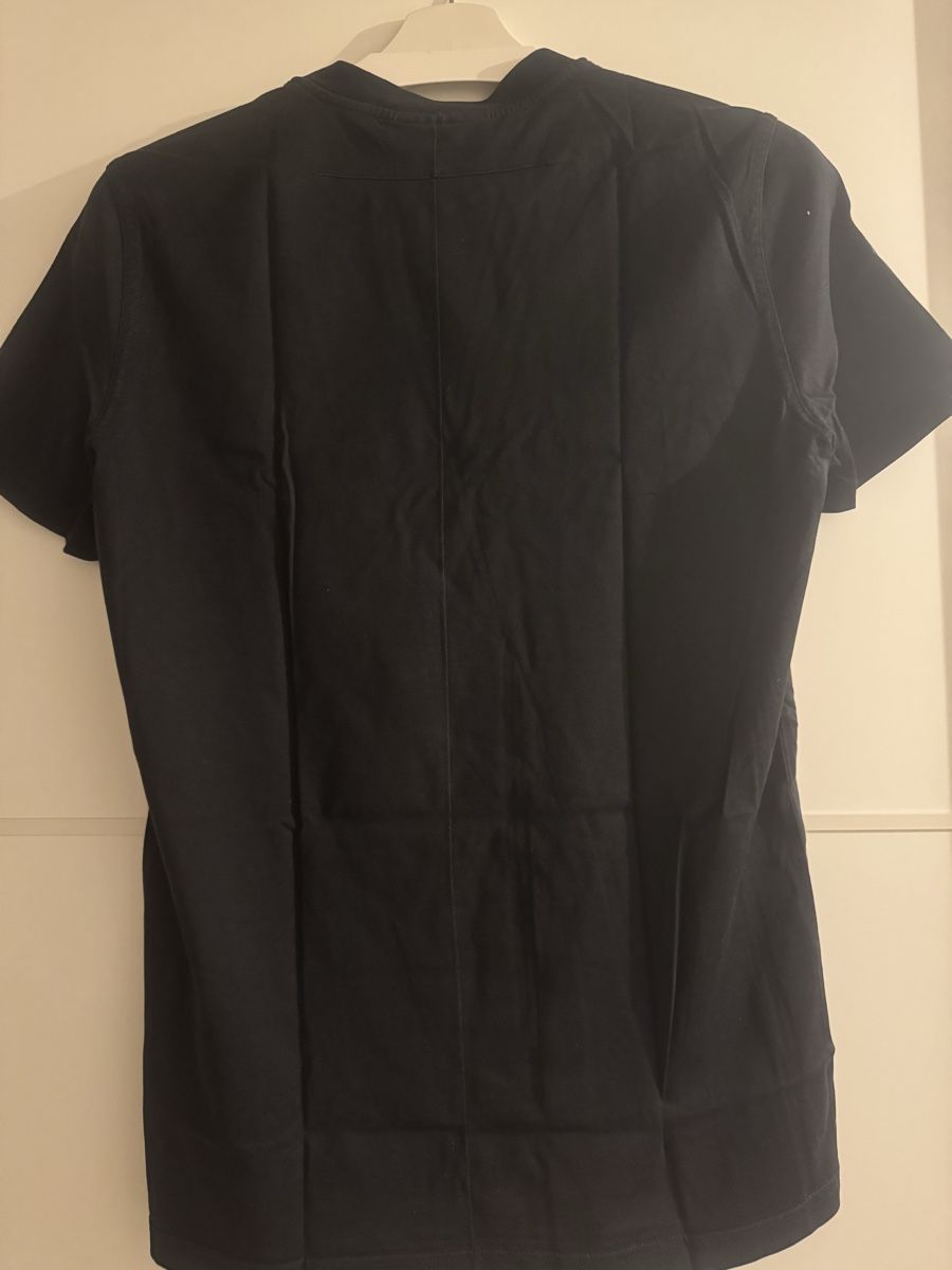 Givenchy T-shirt: T-Shirt Givenchy – Usato da Genève venduto da Dan83 1