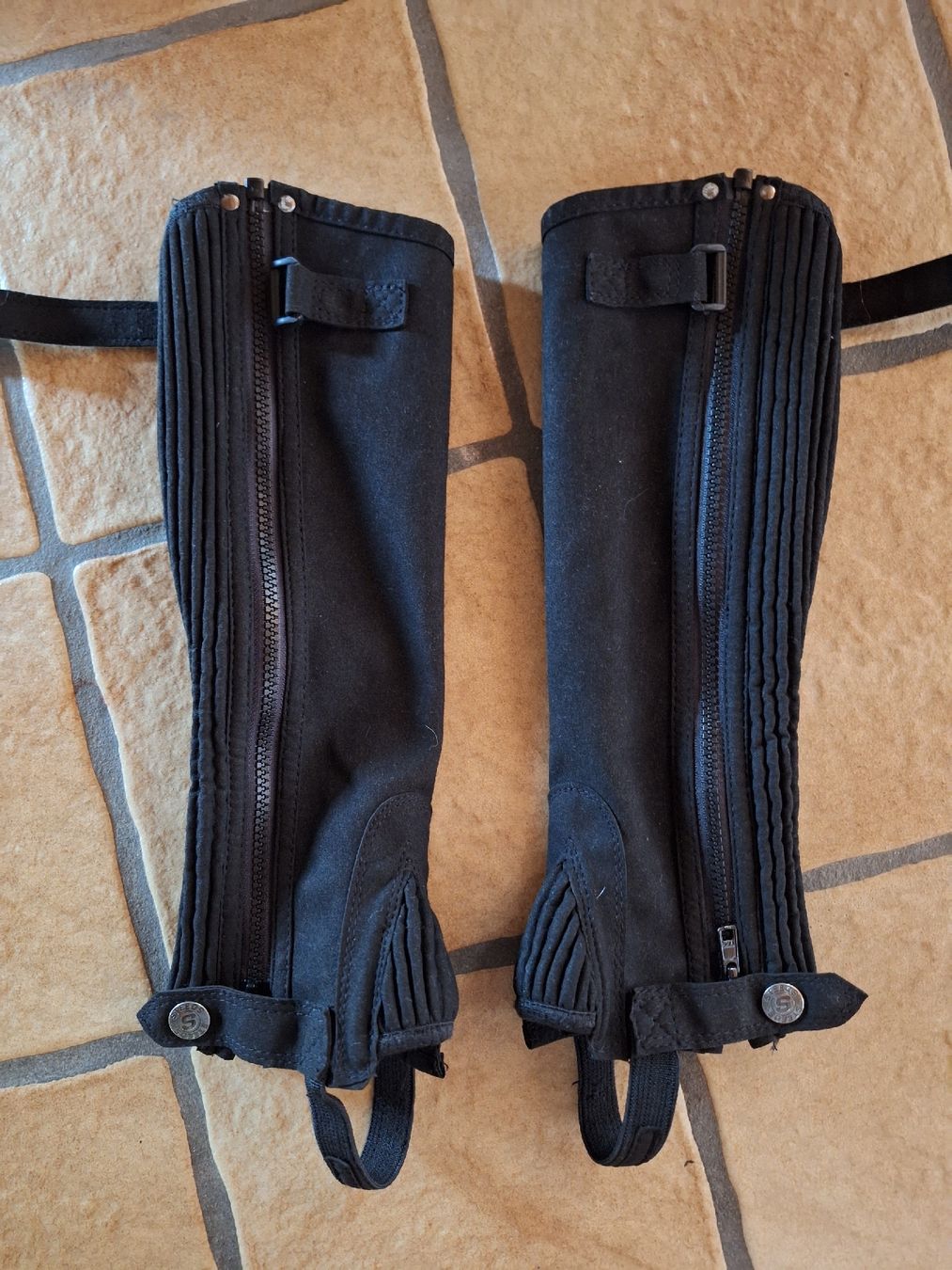 Stinchiere & Fasciature: Kinderchaps Grösse KS – Nuovo (secondo la descrizione) da Fraubrunnen venduto da amilu10
