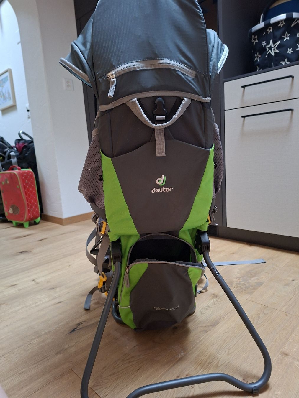 Deuter Zaini: Kindertrage Deuter Wanderrucksack Neuwertig – Usato da Zeihen venduto da Wetterfrosch02