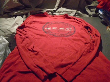 Pullover ca. Grösse M, rot/Aufdruck schwarz/weiss