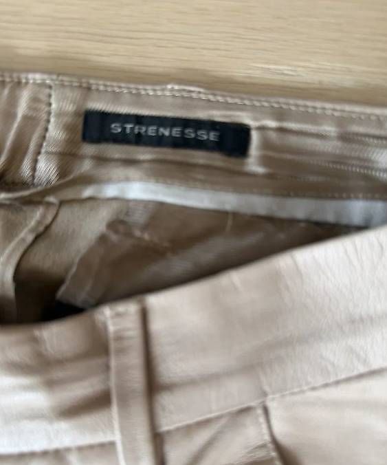Pantaloni: Strenesse Leder Bermuda Shorts Beige – Usato da Zollikerberg venduto da sop_p82l 1