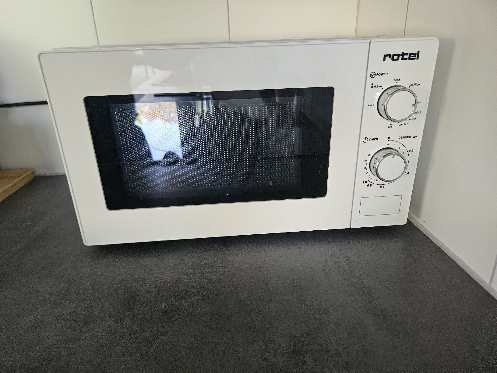 Fours: Micro-ondes  – D'occasion à Choëx par nicoo1