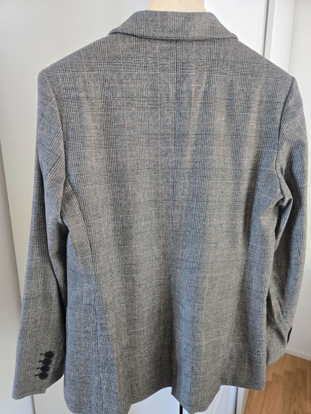 Massimo Dutti Jacken: Massimo Dutti blazer, size 40 – Gebraucht aus Horgen von dariajedraszyk 3