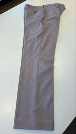 Next Hose, Gr. 164-170, helllila, neuwertig, für Feste!