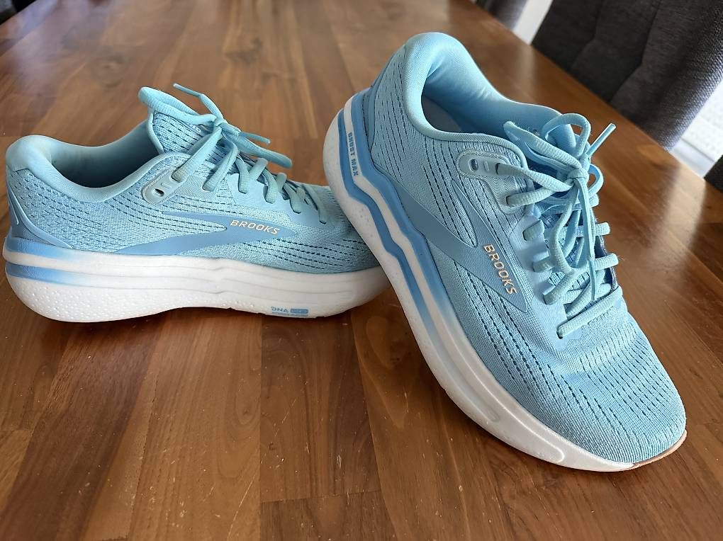 Brooks Damenschuhe: Brooks Ghost Max 2 Damen Gr. 39  wie neu – Gebraucht aus Oftringen von schnullliii