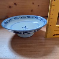 Versand möglich! Ältere, sehr hübsche, asiatische Schale
