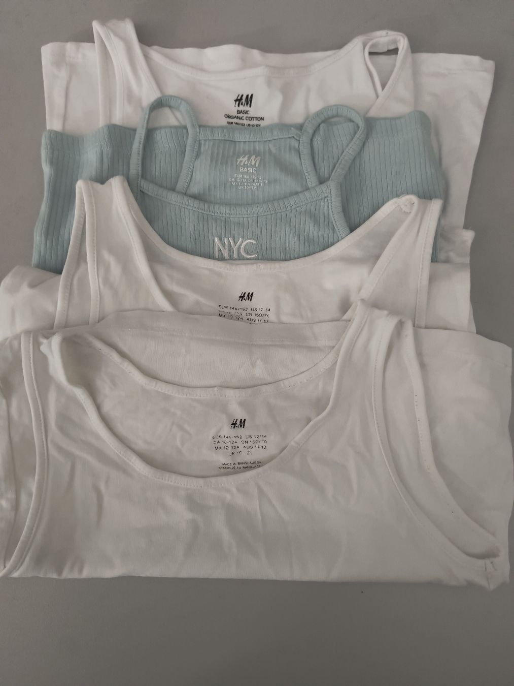 Camicie, T-shirt & Polo: 4er Pack H&M Basic Tops, Gr. 146/152, neuwertig – Usato da Schöfflisdorf venduto da kin_2dp9