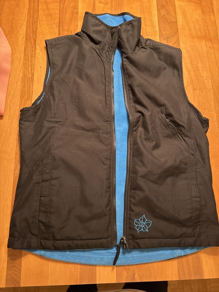 Gilet & Giacche senza maniche: Wendbare Fleece Weste Gr 38 – Usato da Zürich venduto da oase69