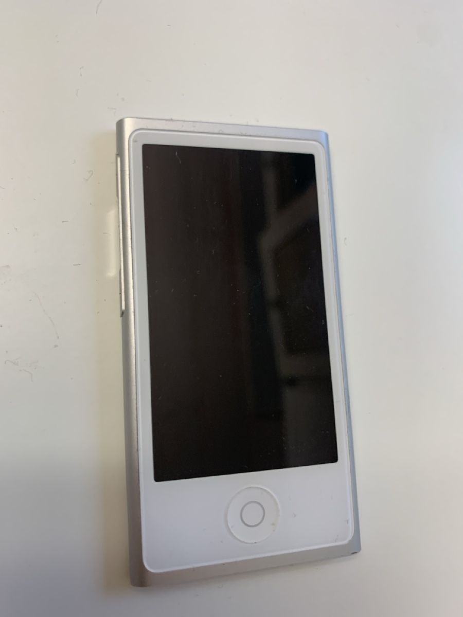 Apple Lettore multimediale portatile: iPod Nano 7. Generation Silber guter Zustand – Usato da Uetendorf venduto da Hilbodas